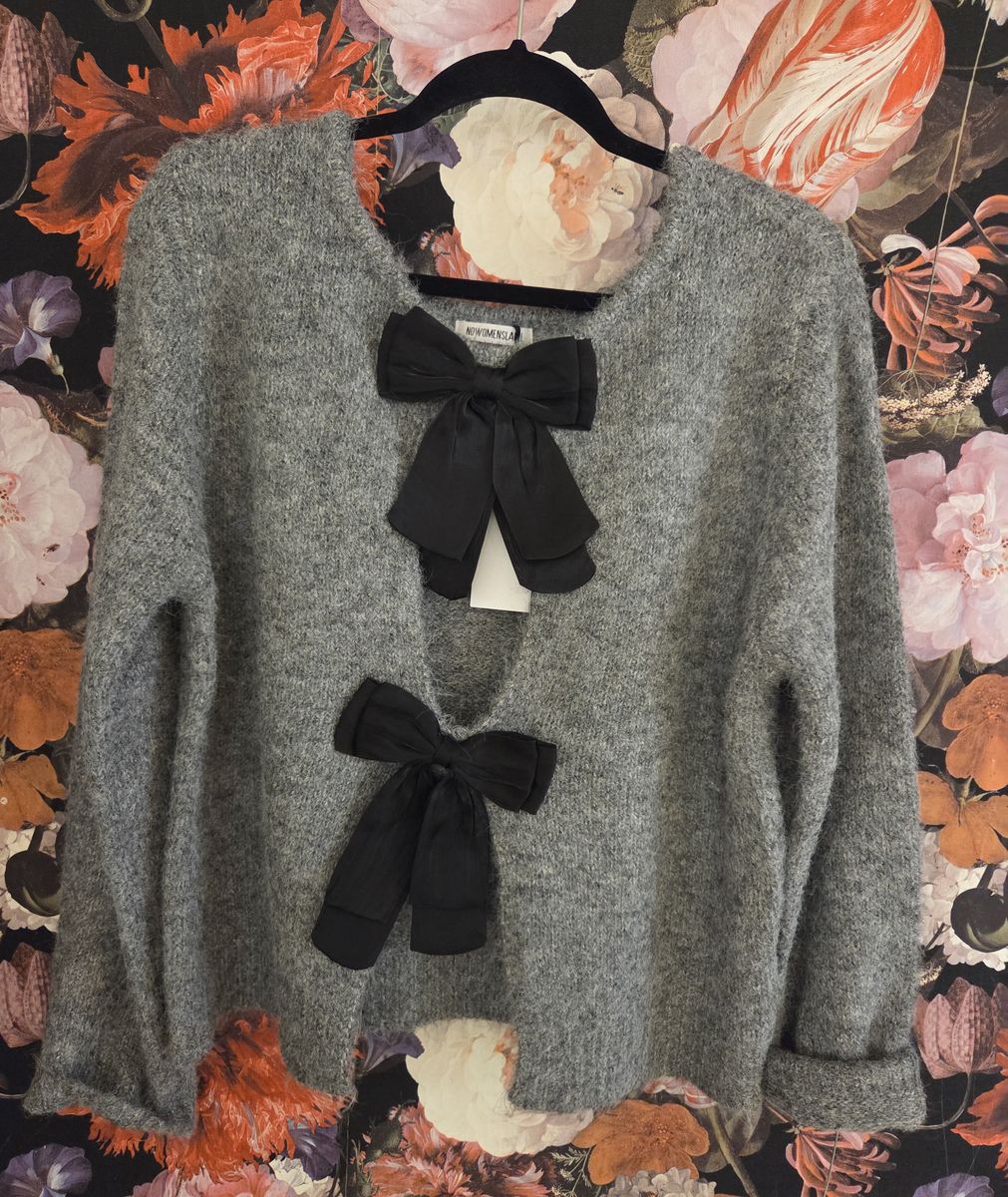 BOW KNIT